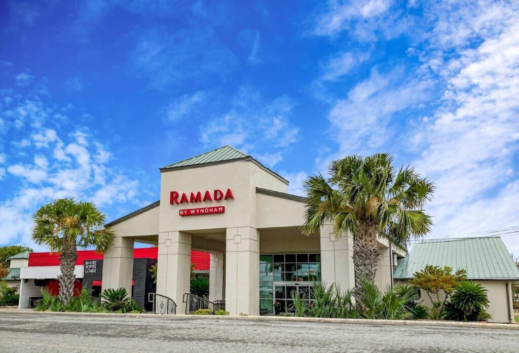 Del Rio lodging options for Birding the Border 2025 include the Ramada Inn 